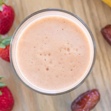 Banana Date and Strawberry Smoothie